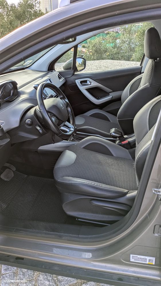 Peugeot 2008 PureTech 110 GPF Stop&Start EAT6 Allure - 9