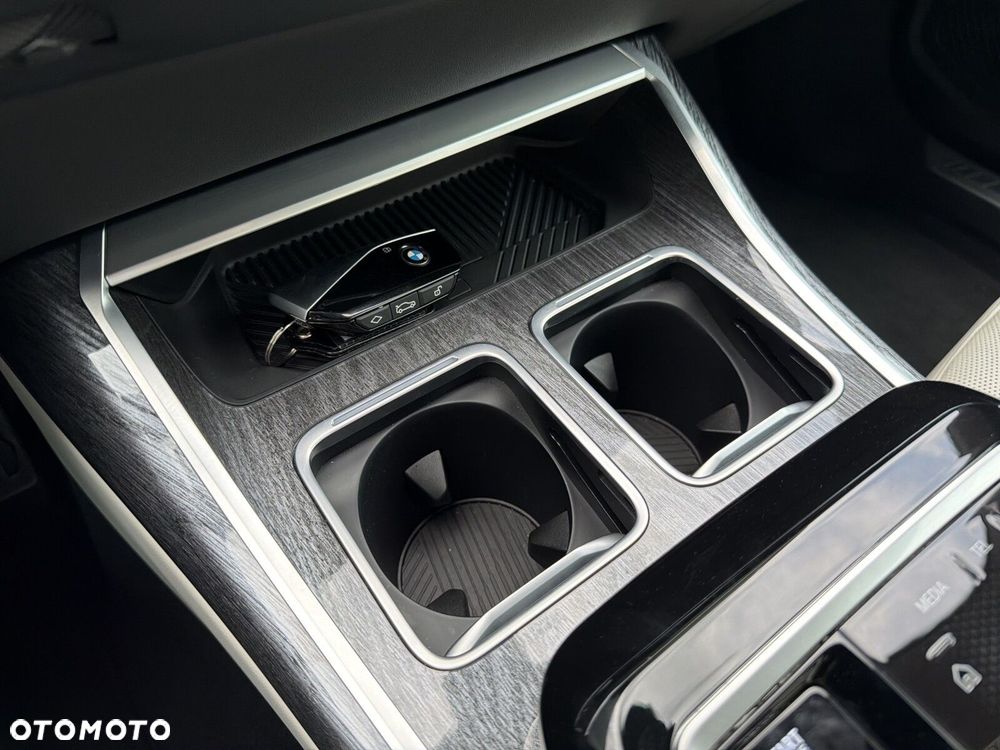 BMW Seria 7 - 36