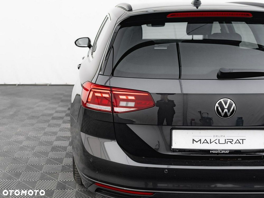 Volkswagen Passat - 11
