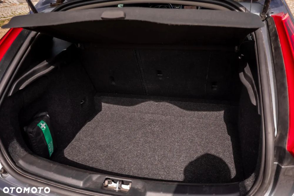 Volvo V40 - 28