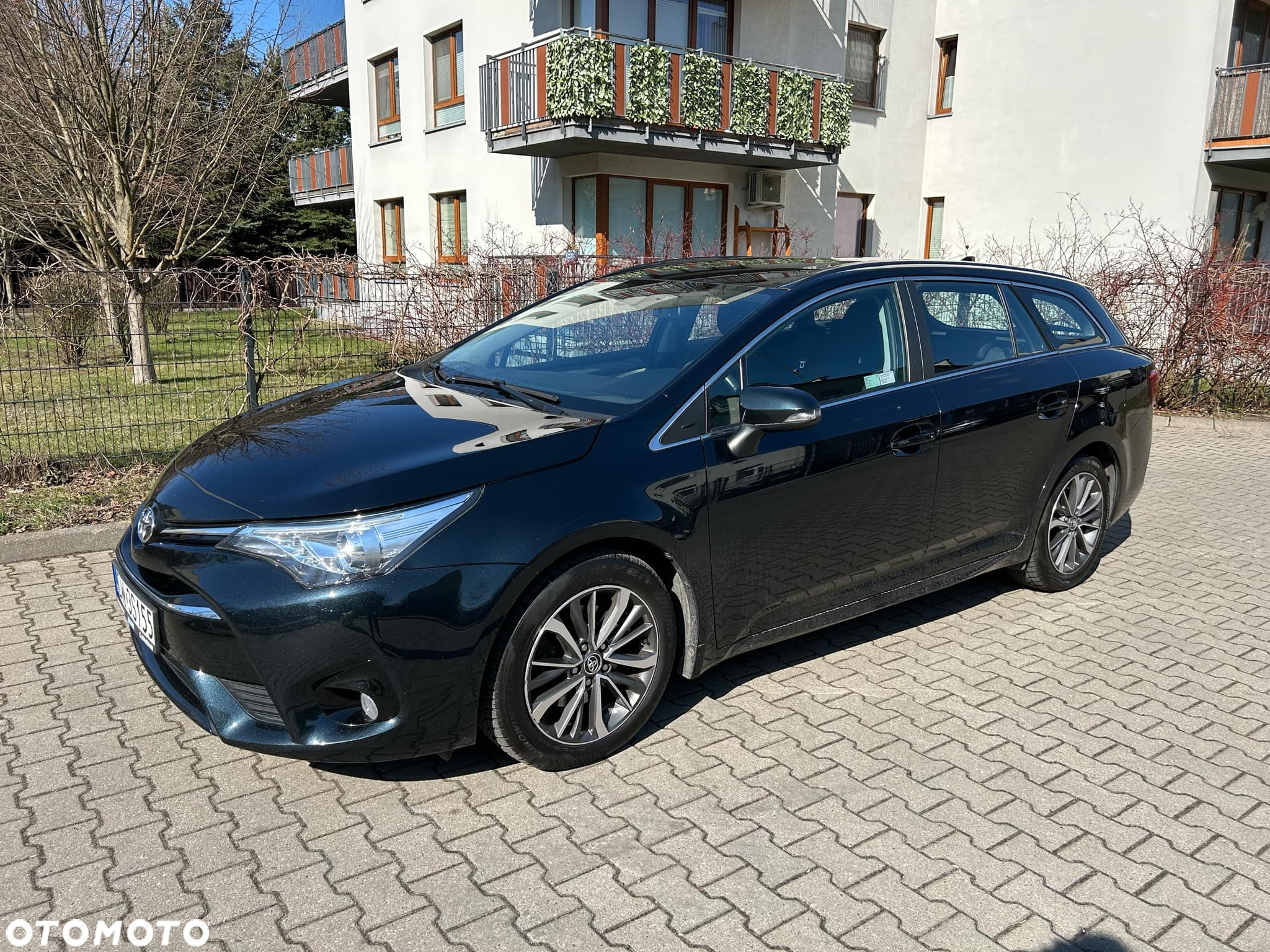 Toyota Avensis 2.0 D-4D Selection - 21