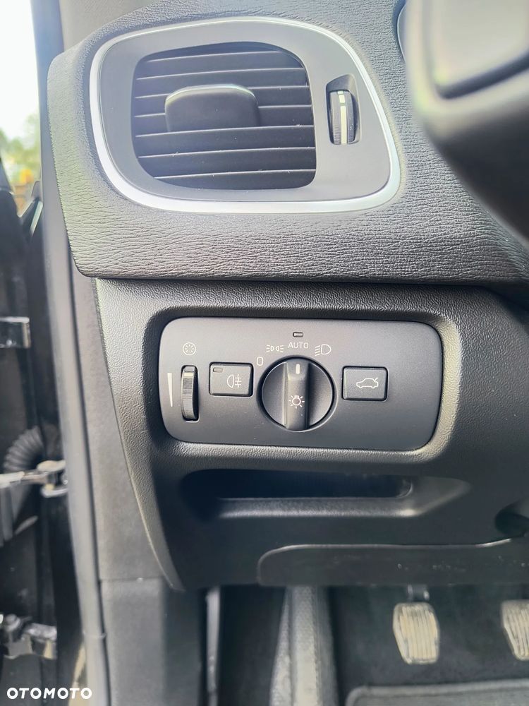 Volvo V40 D2 - 14