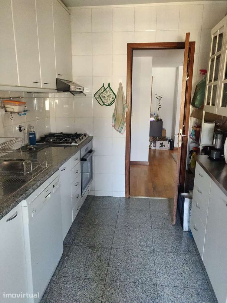 Apartamento T2 com garagem e varanda em Matosinhos - Grande imagem: 5/13