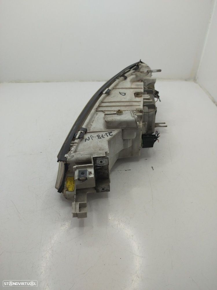 Farol/ Otica Dianteiro Dto Ford Mondeo Ii (Bap) - 4