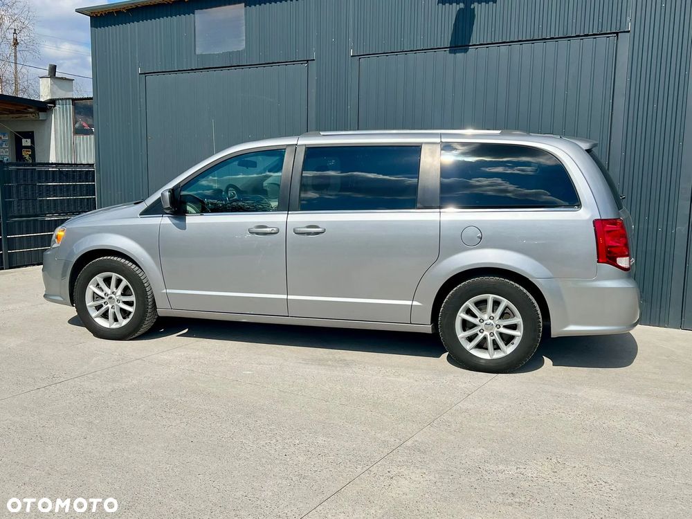 Dodge Grand Caravan - 4