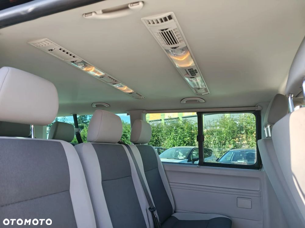 Volkswagen Caravelle - 12