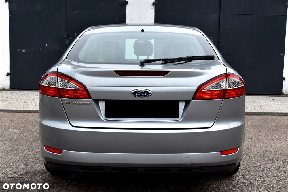 Ford Mondeo 2.0 Ghia X100 / X - 11