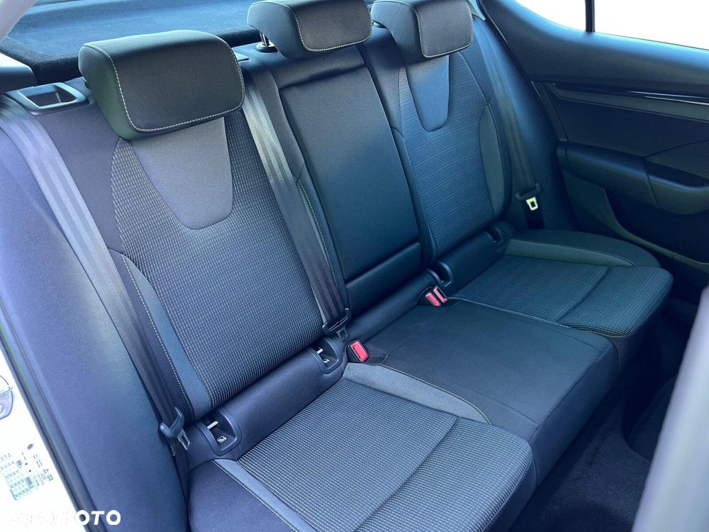 Skoda Octavia 2.0 TDI Selection DSG - 18