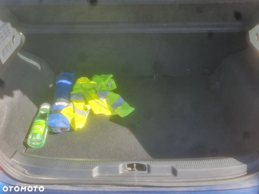 Peugeot 207 1.4 Trendy - 25