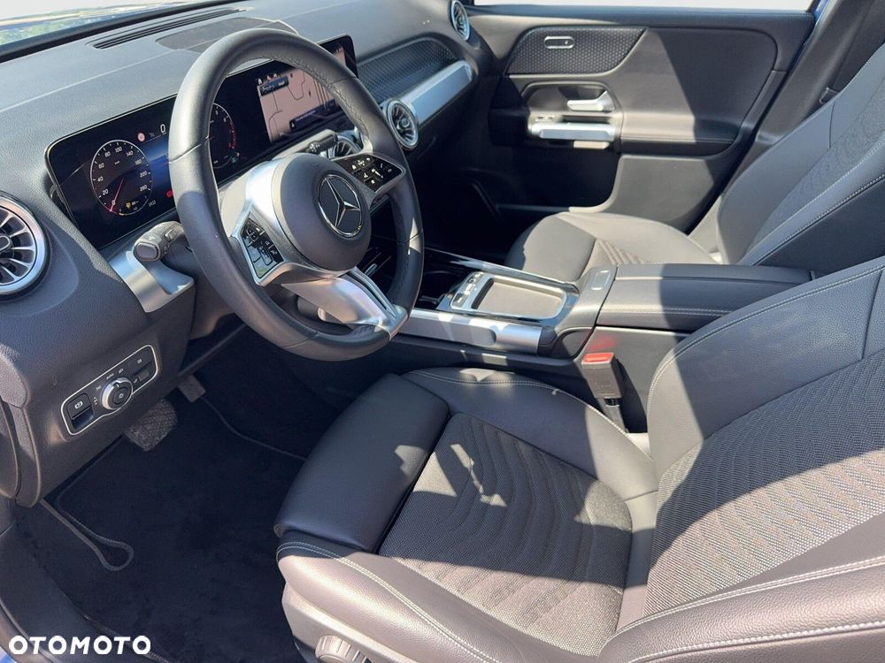 Mercedes-Benz GLB - 12