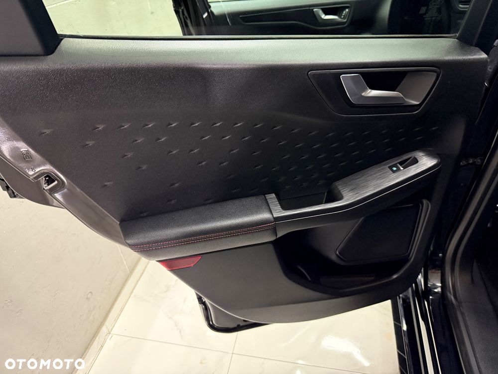 Ford Kuga 2.0 TDCi 2x4 ST-Line - 13