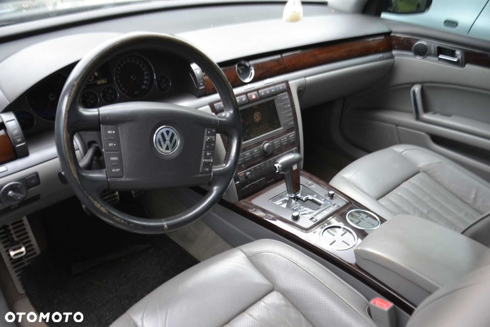 Volkswagen Phaeton - 8