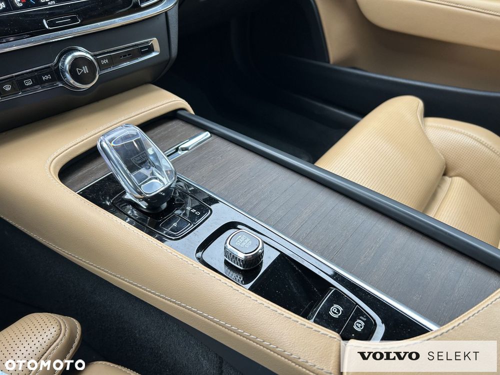 Volvo V90 Cross Country - 19