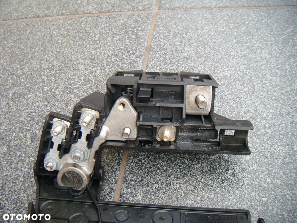 a6 c6 3.0 tdi klema plusowa  4f0915459 - 2