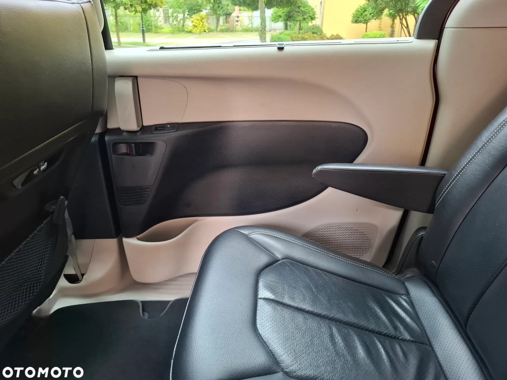 Chrysler Pacifica - 22
