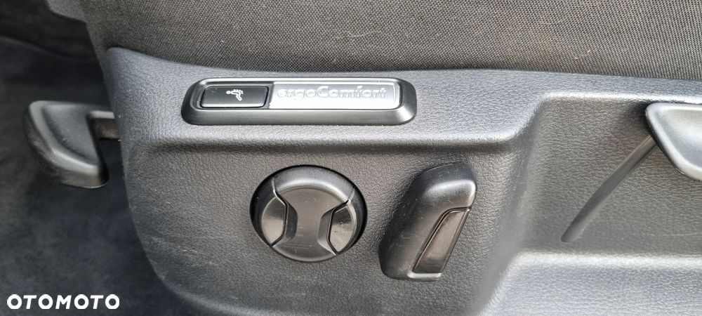 Volkswagen Passat - 8