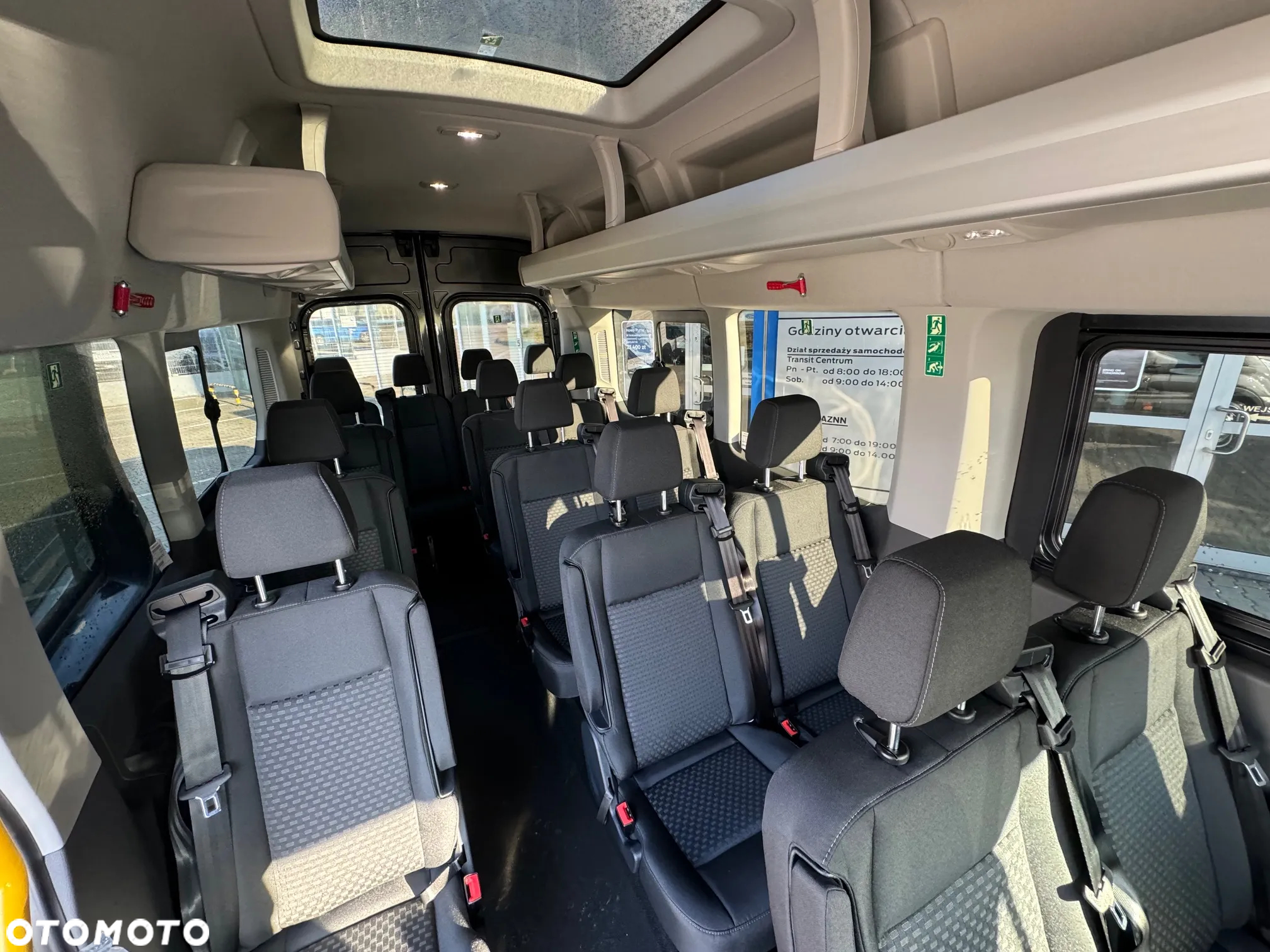 Ford Transit Bus RWD LIMITED - 3