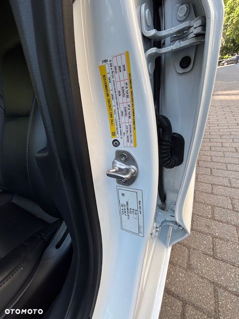 Tesla Model 3 - 24
