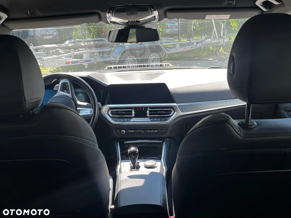 BMW Seria 3 330e M Sport sport - 9