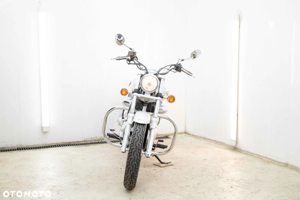 Suzuki Intruder - 3