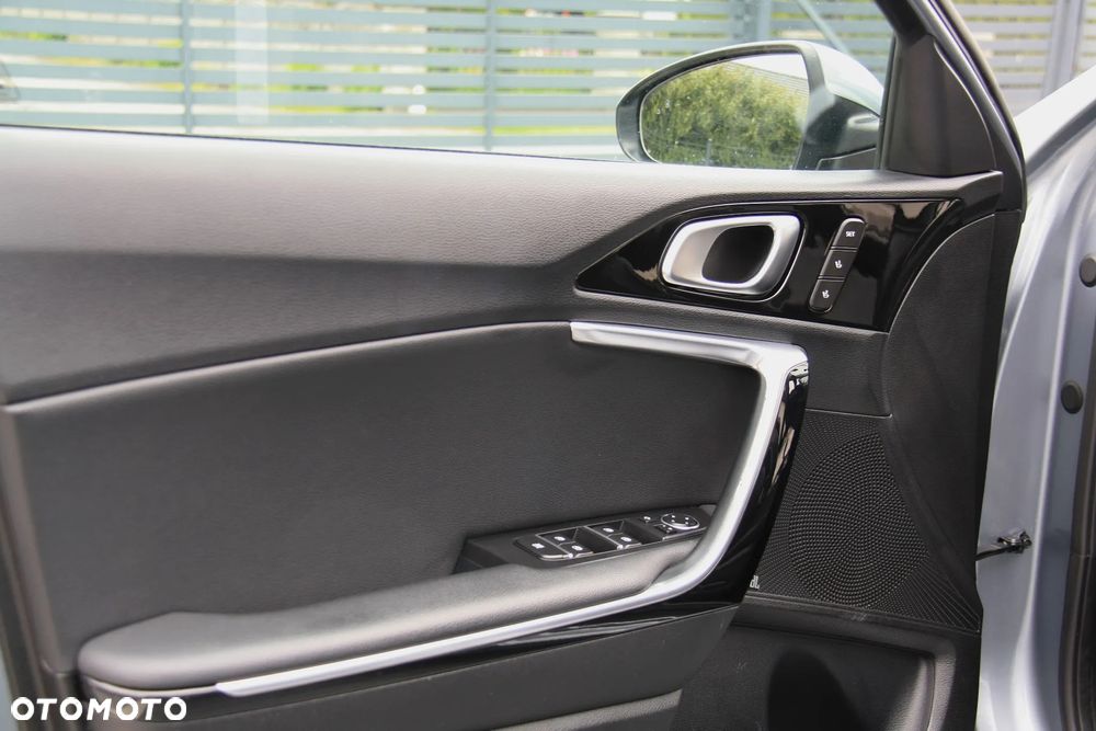 Kia Ceed 1.4 T-GDI OPF Platinum Edition - 24
