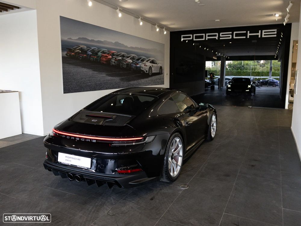 Porsche 911 (992) - 9