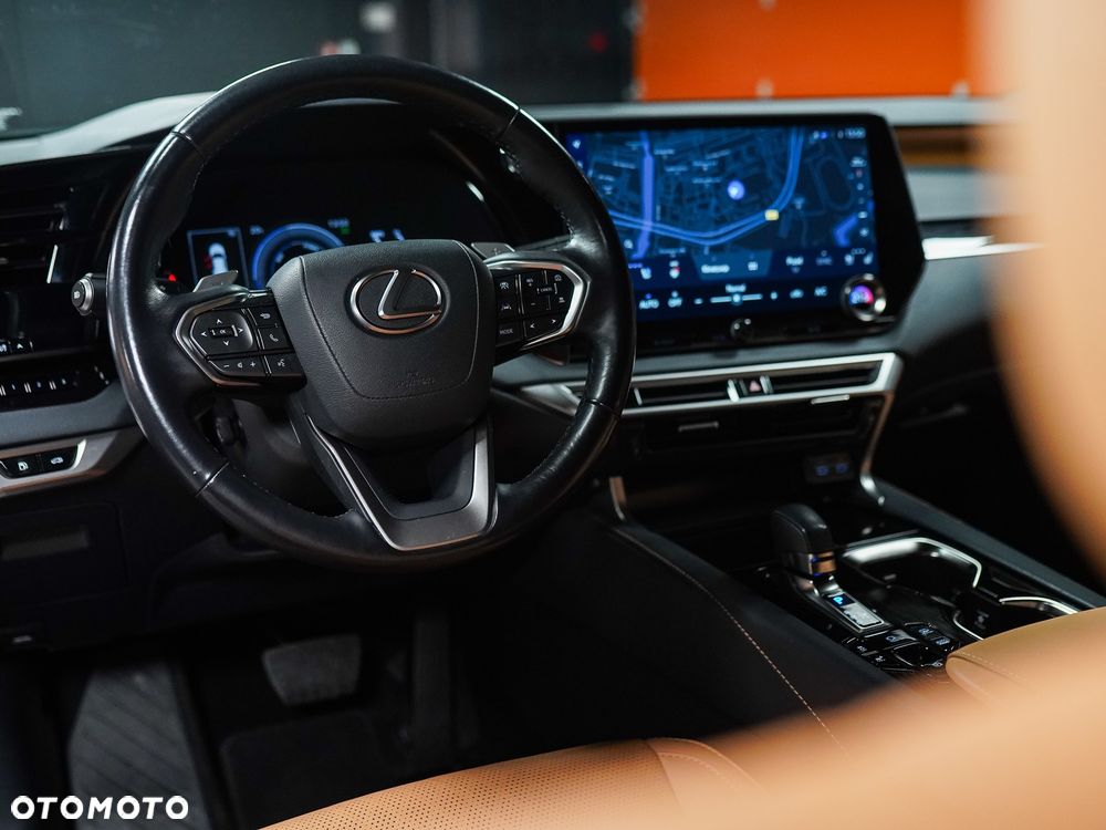 Lexus RX 450h+ Prestige - 32