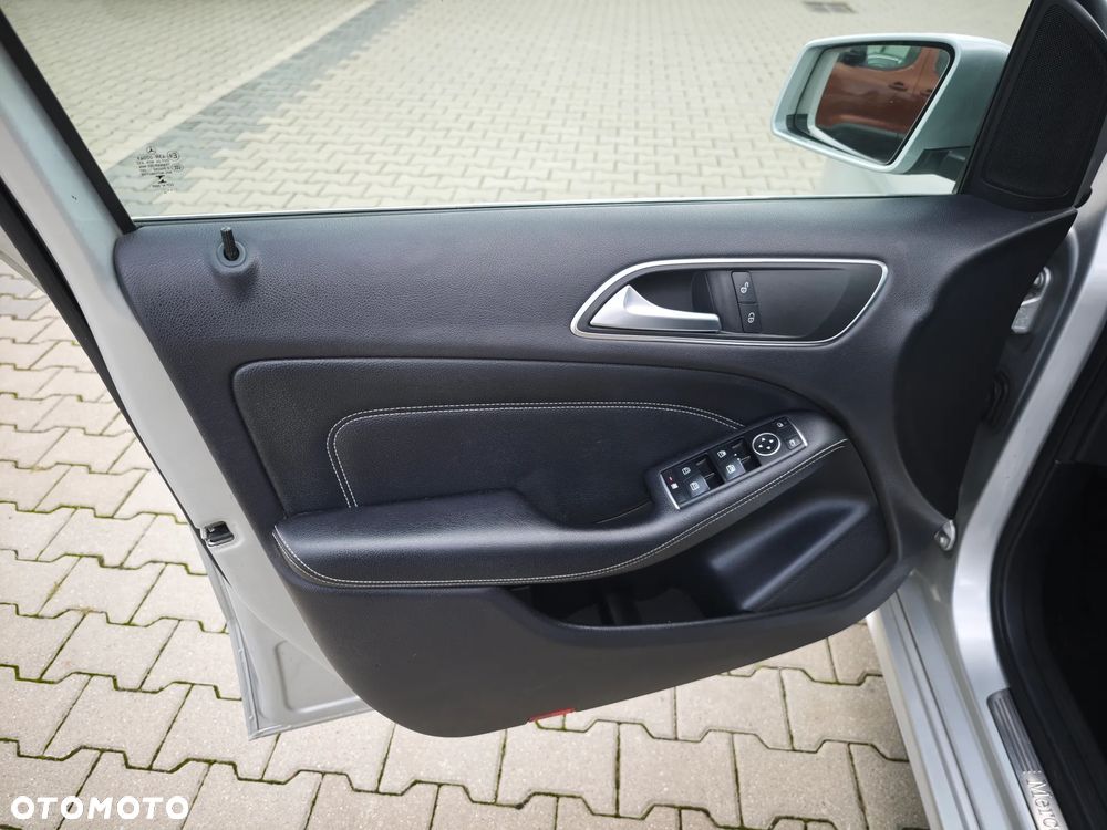 Mercedes-Benz Klasa B 180 CDI - 32