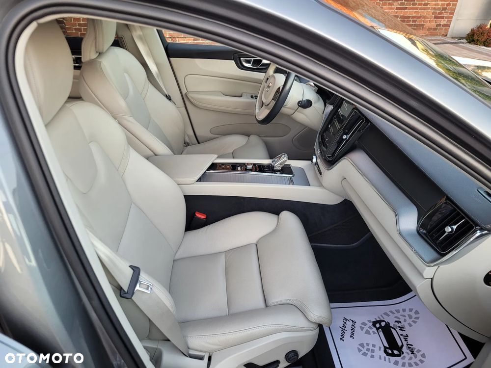Volvo XC 60 B5 B AWD Inscription - 25