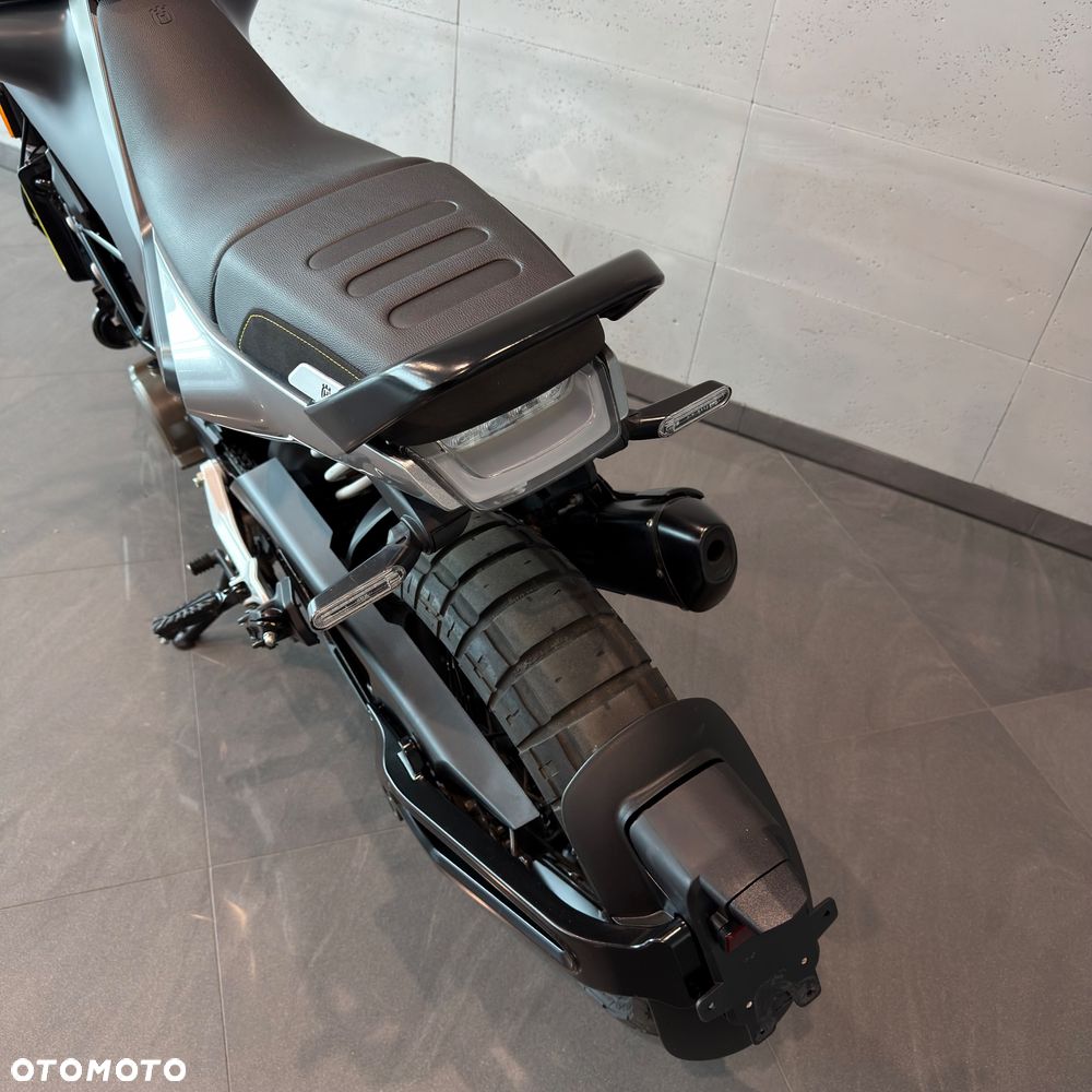 Husqvarna Svartpilen - 12