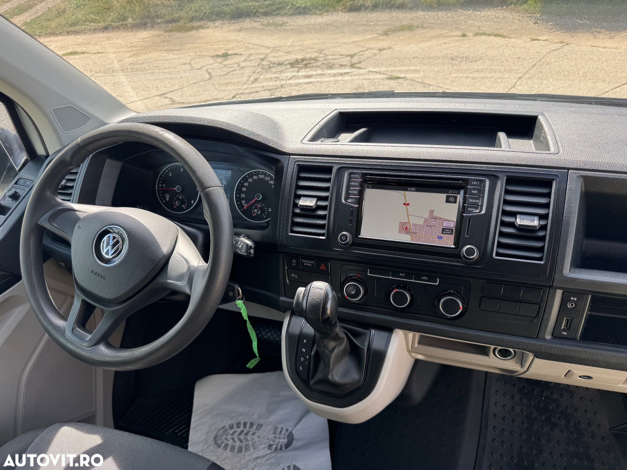 Volkswagen Transporter T6 - 6