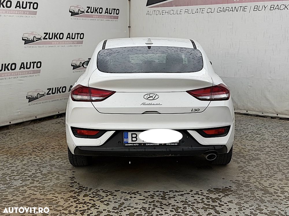 Hyundai i30 1.5 T-GDI 160CP MHEV 5DR M/T Highway - 5