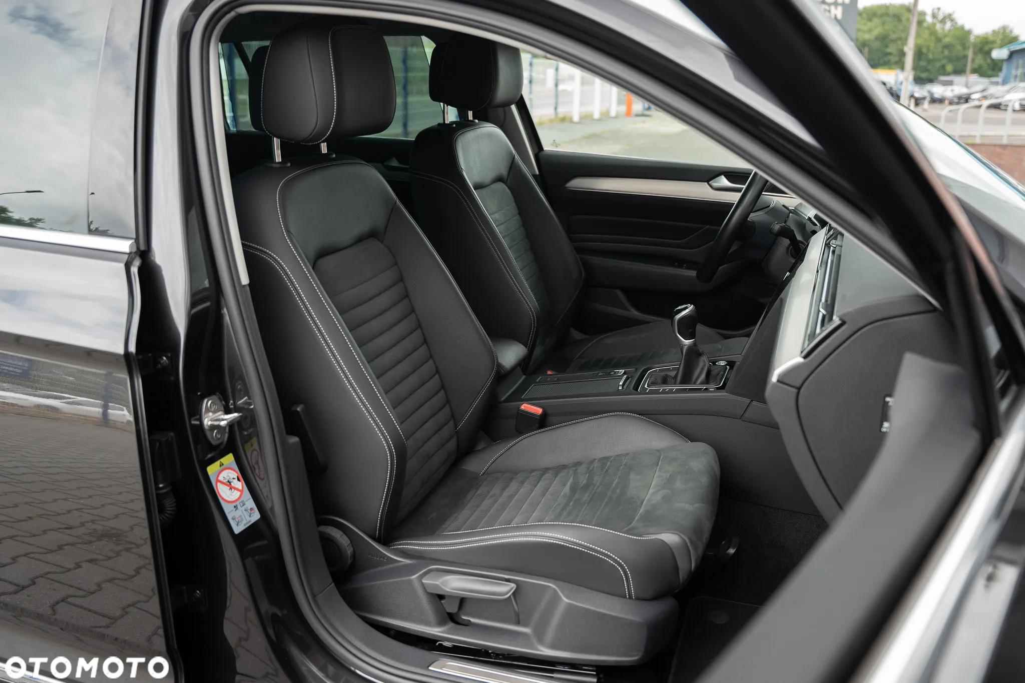 Volkswagen Passat Variant 2.0 TDI SCR BlueMotion Highline - 23
