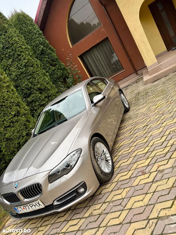 BMW Seria 5 520d Aut. Luxury Line - 2
