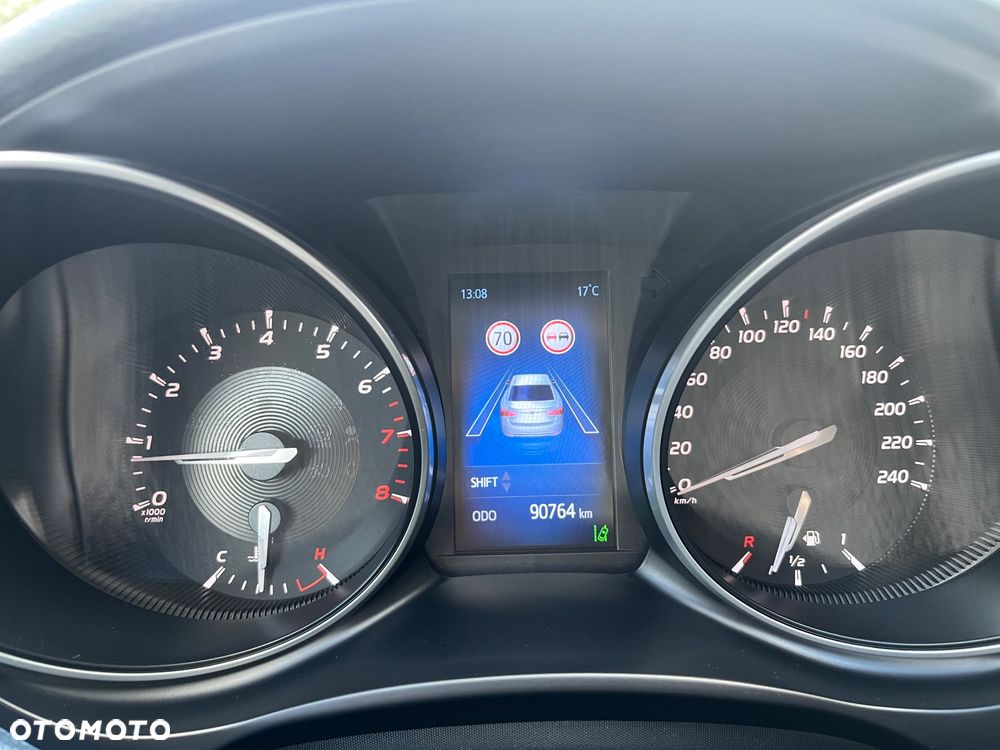 Toyota Avensis 1.8 Premium - 23