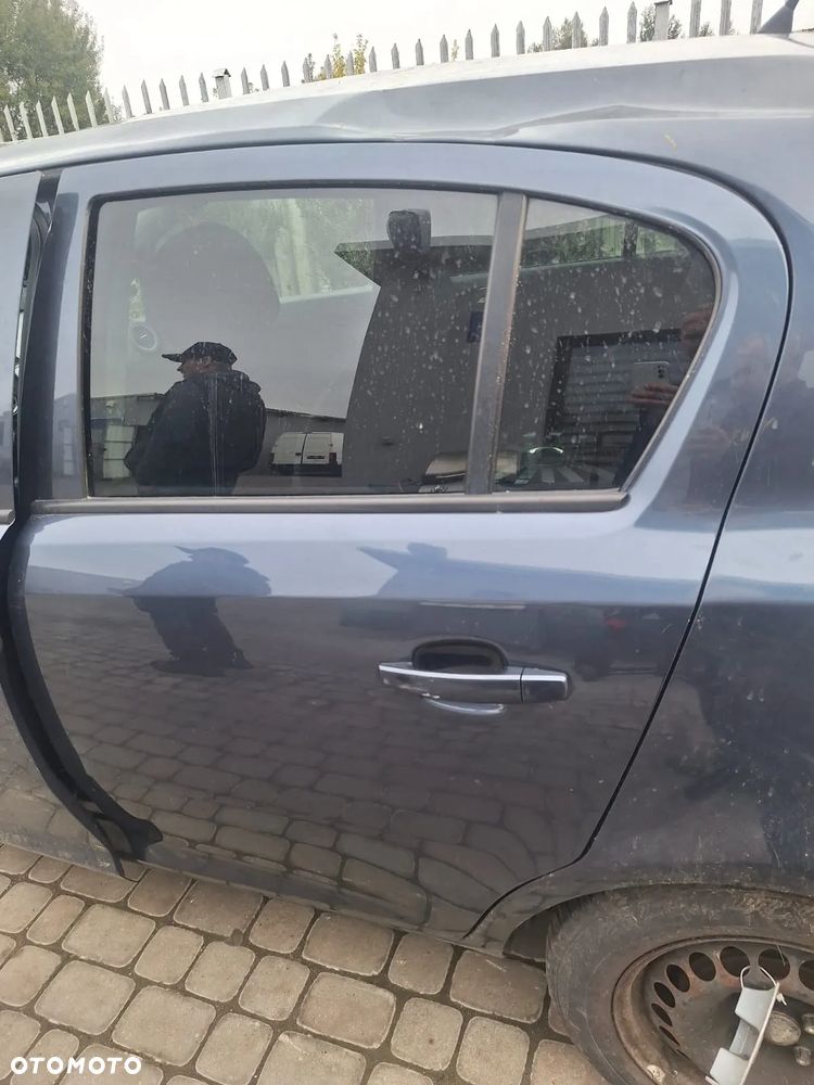 DRZWI TYLNE LEWE CORSA D KOD LAKIERU Z 168 - 1