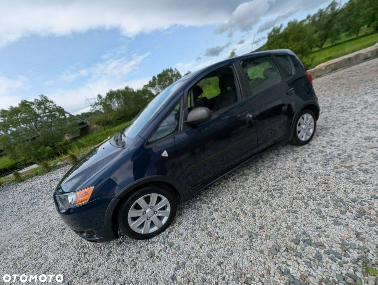 Mitsubishi Colt - 8