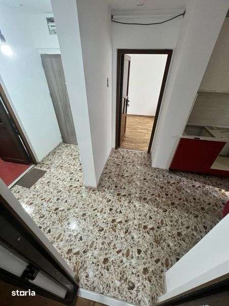 Vand apartament 3 camere ,decomandat — fotografia 3