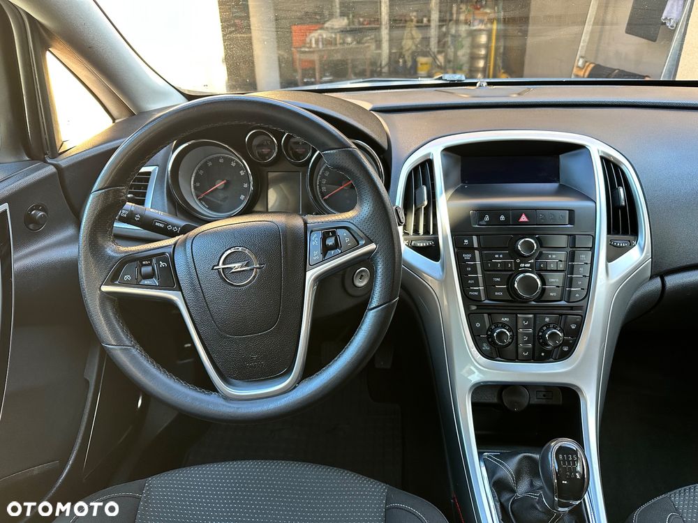 Opel Astra 1.4 T Cosmo - 25