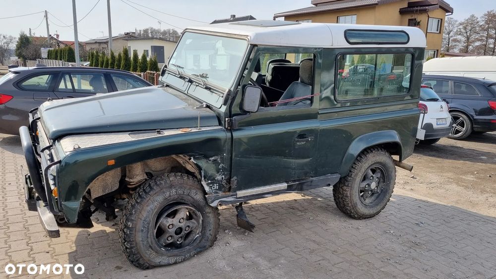 Land Rover Defender - 12