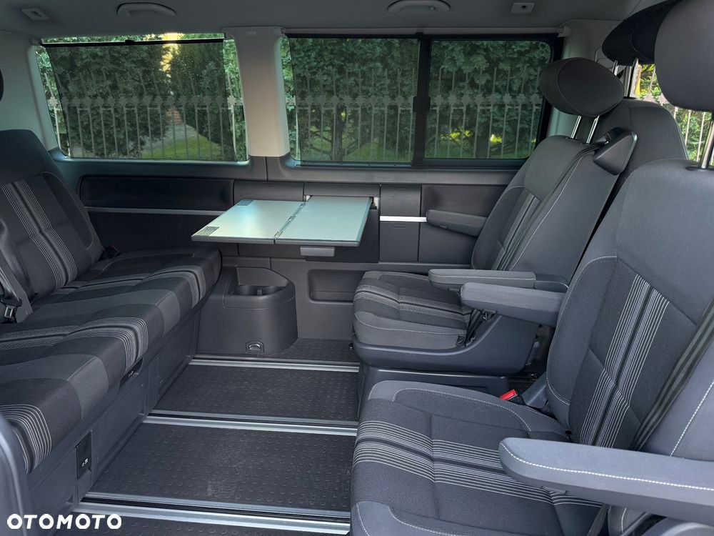Volkswagen Multivan - 12