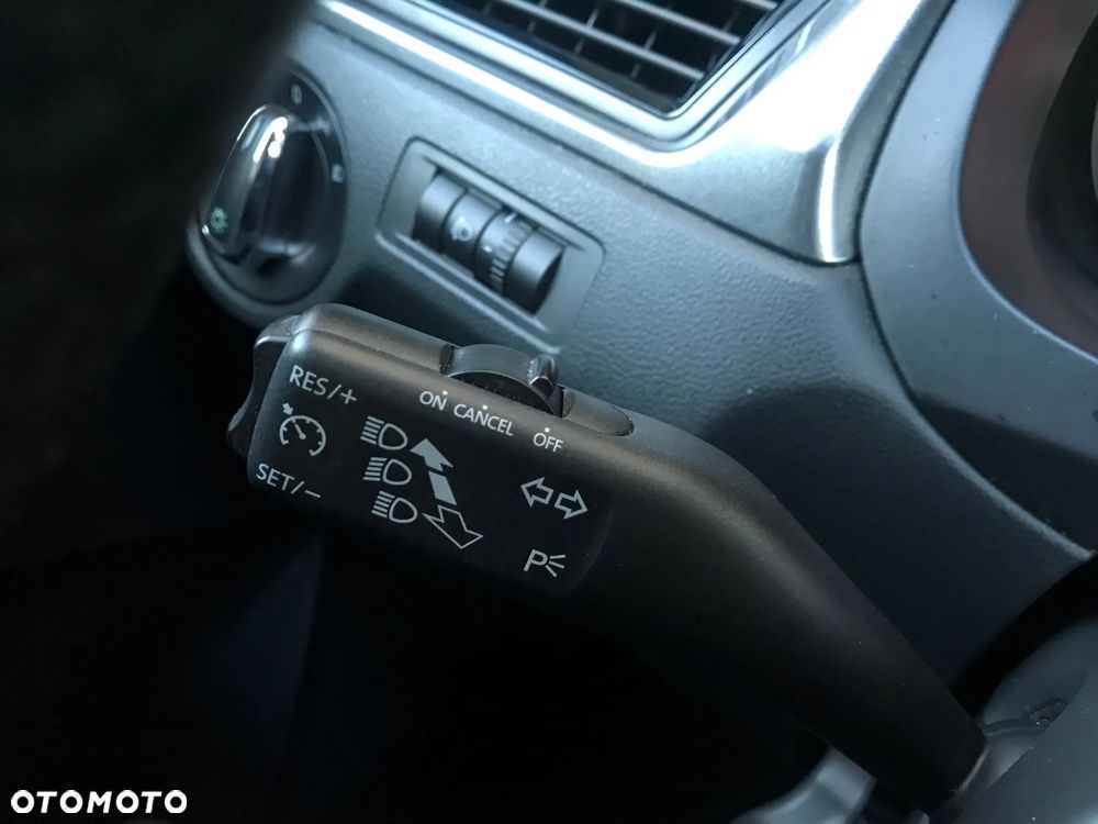 Skoda RAPID 1.2 TSI Edition - 27