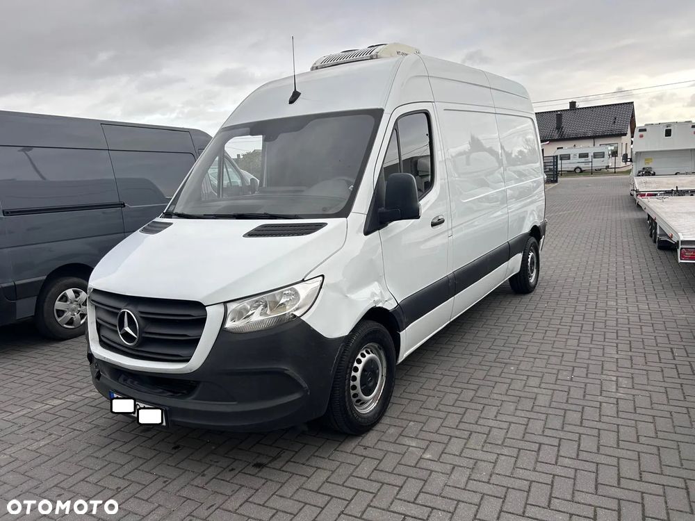 Mercedes-Benz Sprinter - 1
