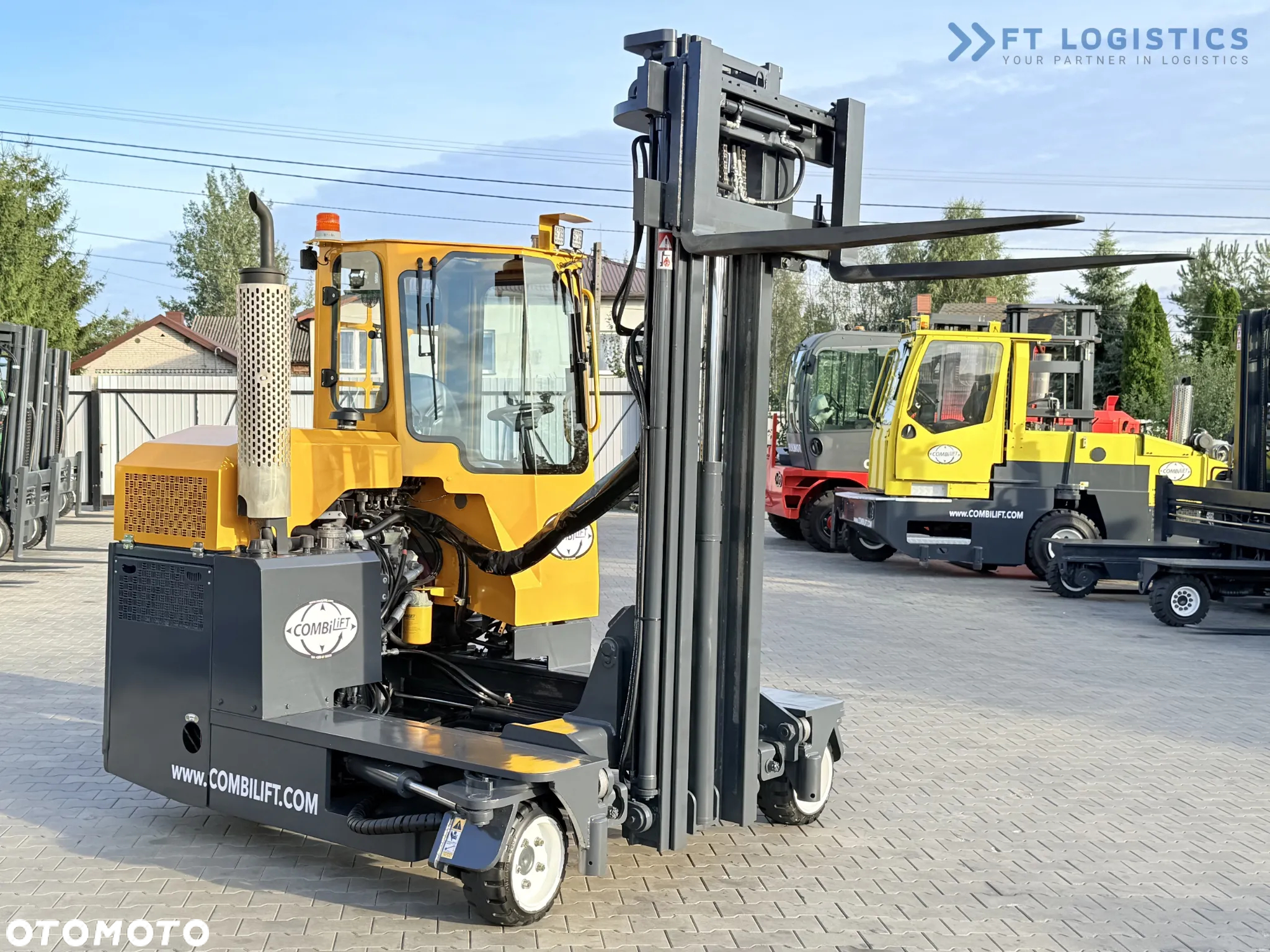 Combilift WÓZEK CZTEROKIERUNKOWY - WIELOKIERUNKOWY C3000 / GAZ/ DUPLEX 4500MM /JEDYNE 3096 MOTOGODZIN /  PRZESUW WIDEŁ / PEŁNA KABINA / STAN IDEALNY / Szeroka oferta wózków czterokierunkowych i bocznych, dopasowanych do różnorodnych potrzeb i zastosowań - 23
