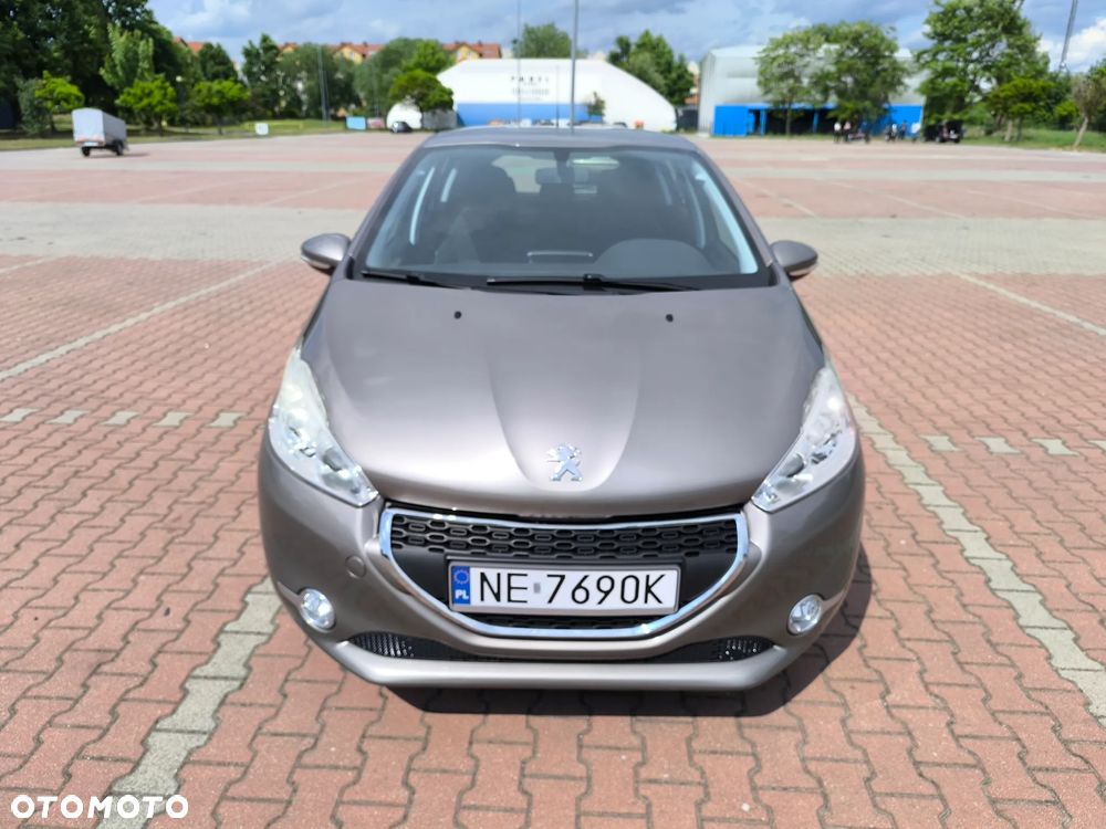 Peugeot 208 1.2 VTi Allure - 11