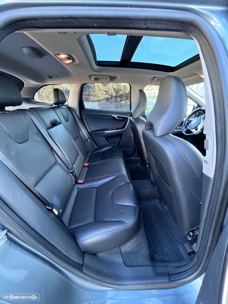 Volvo XC 60 D4 AWD Geartronic Summum - 16