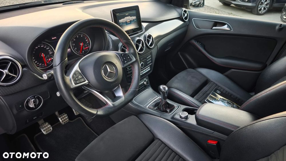 Mercedes-Benz Klasa B 180 AMG Line - 25