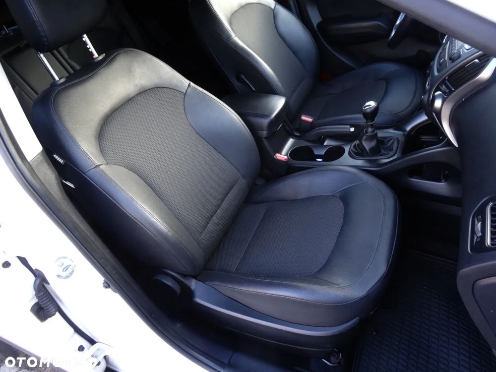 Hyundai ix35 1.6 GDI Comfort 2WD - 25