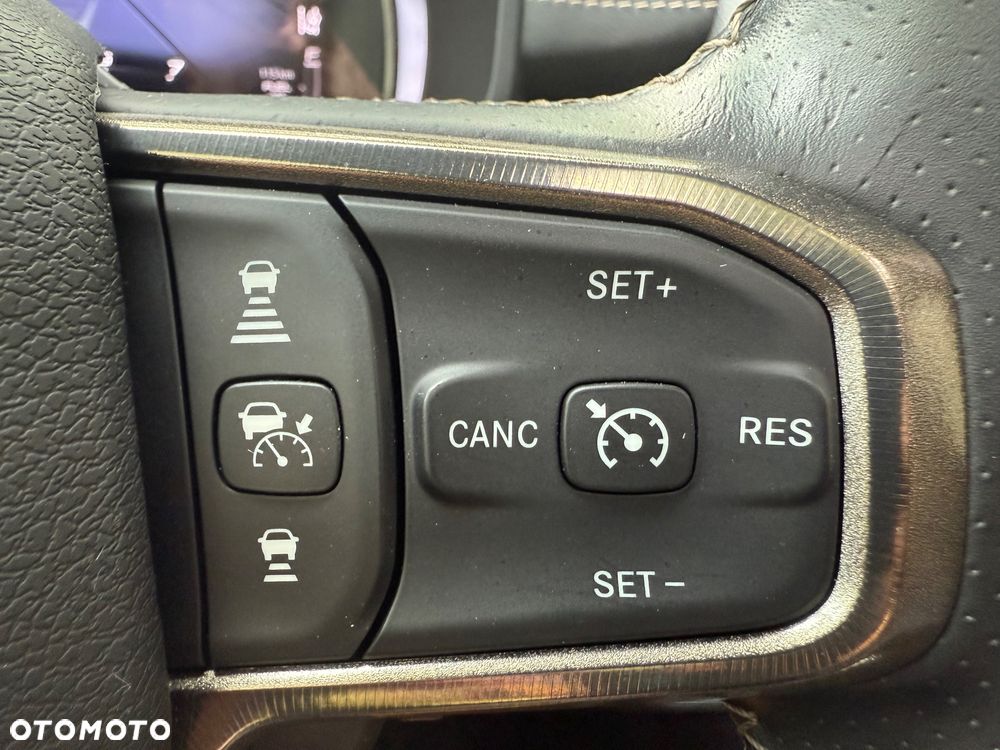 RAM 1500 Crew Cab Shortbed Rebel - 25