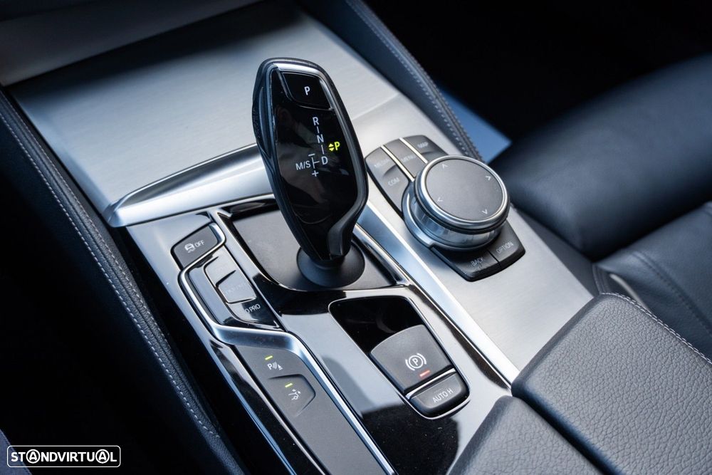 BMW 630 Gran Turismo d Pack M - 28